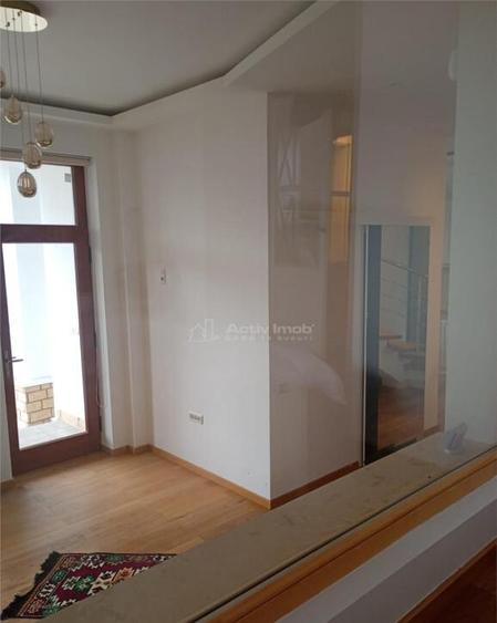 Casa- Vila- 5 camere - Drumul Poienii - 17