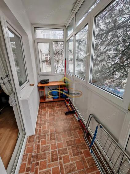 Inchiriez apartament 3 camere semidecomandate, etaj 1, zona Narcisa - 1