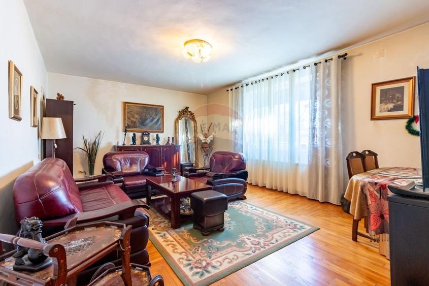 Casă / Vilă cu 4 camere de vânzare în zona Giulesti Sarbi - 6