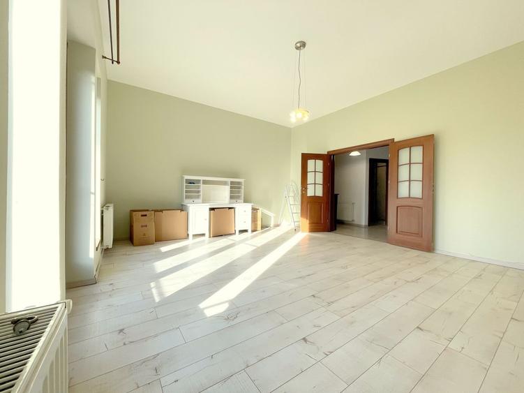 Apartament 3 camere, garaj si boxa - zona Centrala-Prefectura - 11