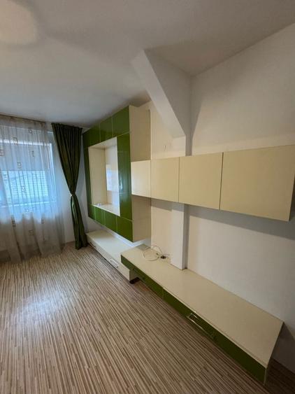 Inchiriez apartament 2 camere decomandat - 4