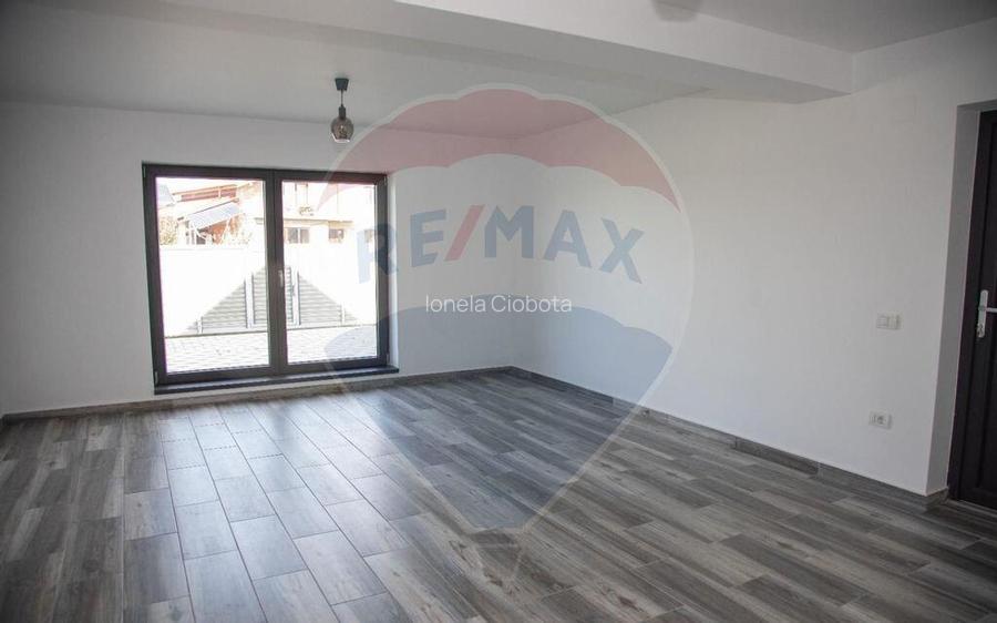 Casa / Vila de vanzare Sanpetru, jude?ul Bra?ov