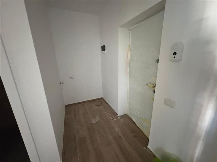 Garsoniera 43.50 mp  parter, vedere spre lac, comision 0 % - 8