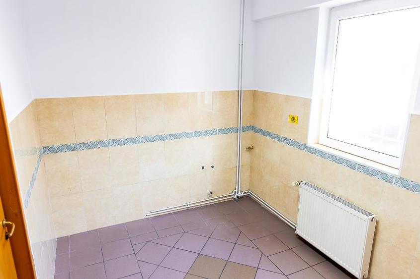 Spațiu ideal cabinet medical / clinică – 300 mp utili, doua niveluri, Central - 7