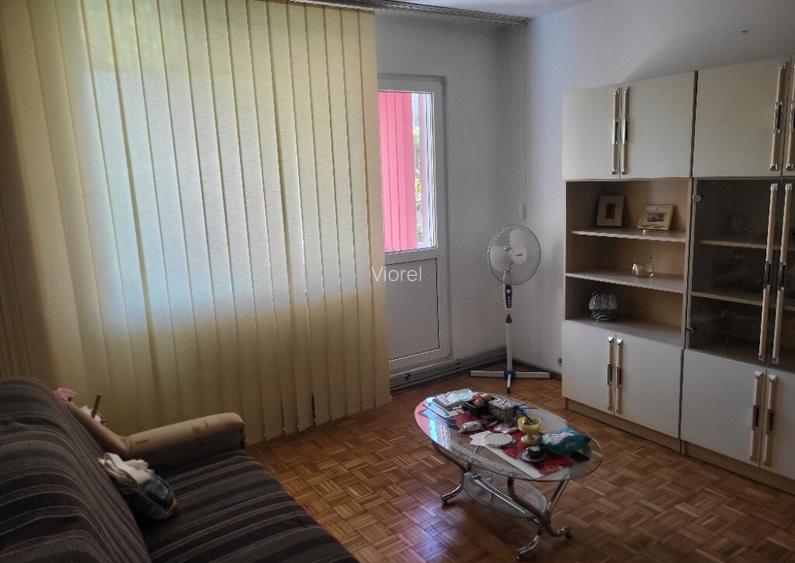 Inchiriez apartament 2 camere Micro 1 Inchiriez apartament 2 camere Micro 1