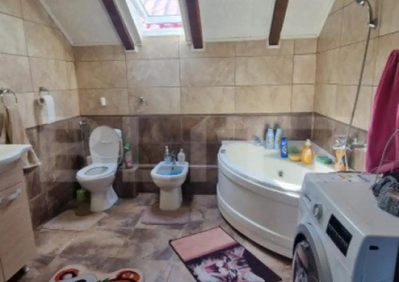 Casa 5 camere, Sacele , panouri solare 6kw, terasa , 835 mp - 10