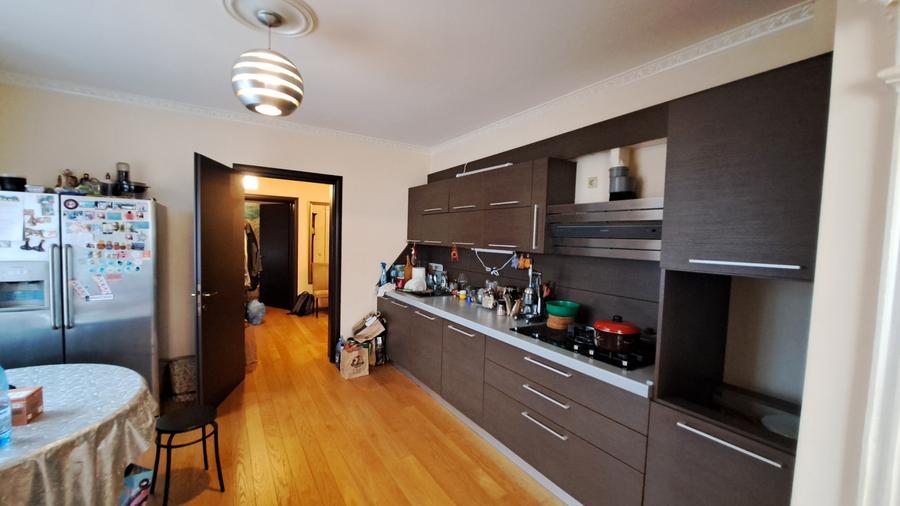 VILA INDIVIDUALA SUPERBA - CU TEREN GENEROS - AMPLASAMENT IDEAL - 31