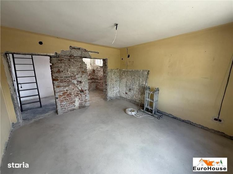 Casă cu 3 camere cu Teren 300 Mp în Central