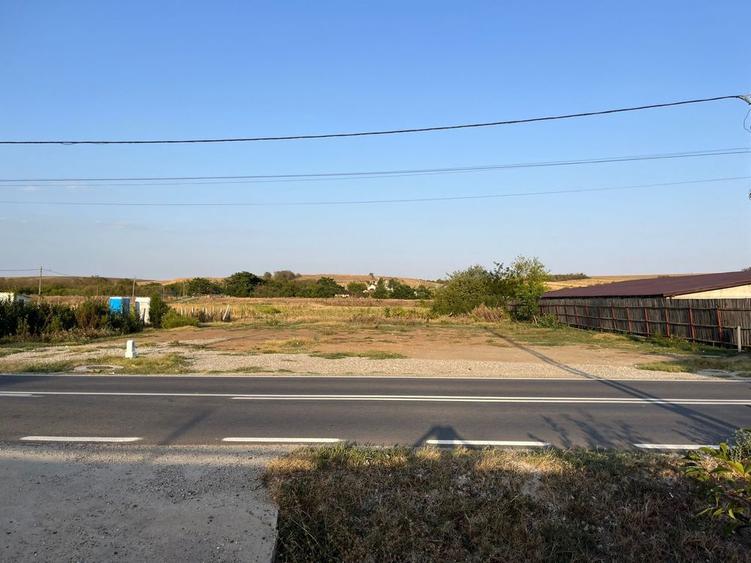 Teren intravilan Motoci -aproape de Craiova- ideal casa/investitie. - 2