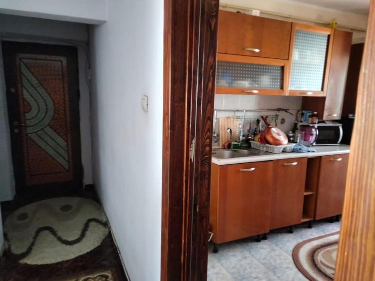 Apartament 3 camere decomandat - 1