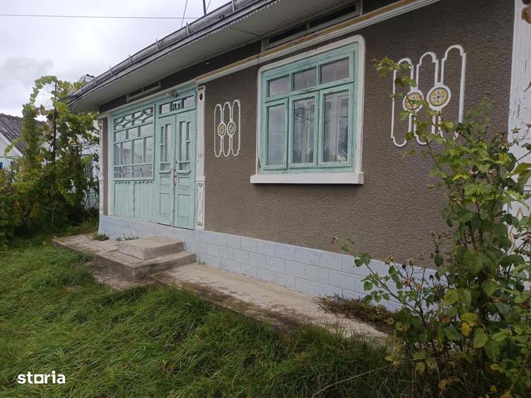 Casa locuibila + 2707 mp, situata in Leorda, la strada - 2
