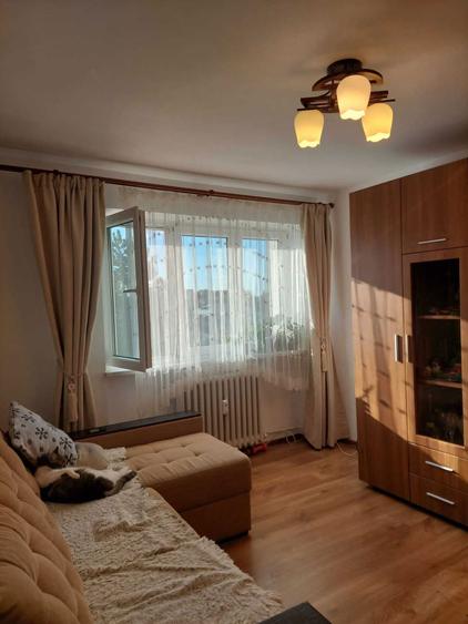 Vand apartament 2 camere decomandat, intrare in Zamca (zona Belvedere - Bebelusul), Suceava, 65.900 euro, etaj 4 din 5 - 1