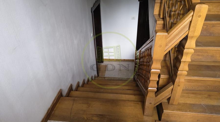 Apartament cu 3 camere decomandat, mobilat în Forestier