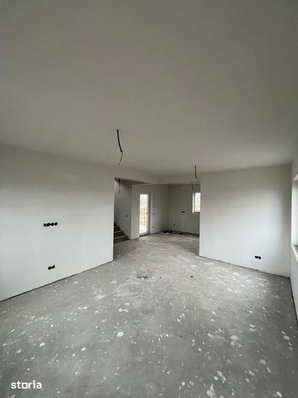 Casă cu 3 camere decomandat cu Teren 450 Mp în Burdea