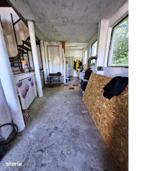 Casă cu 5 camere cu Teren 1414 Mp în Provița de Jos