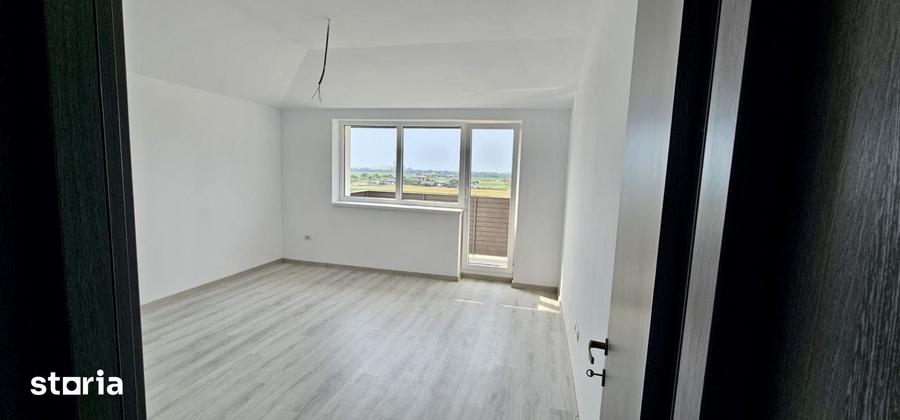 Apartament cu 3 camere decomandat în Sânpetru