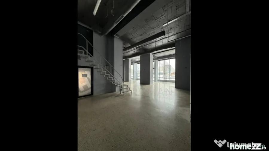 Spațiu comercial, de 265 mp, în Petricani
