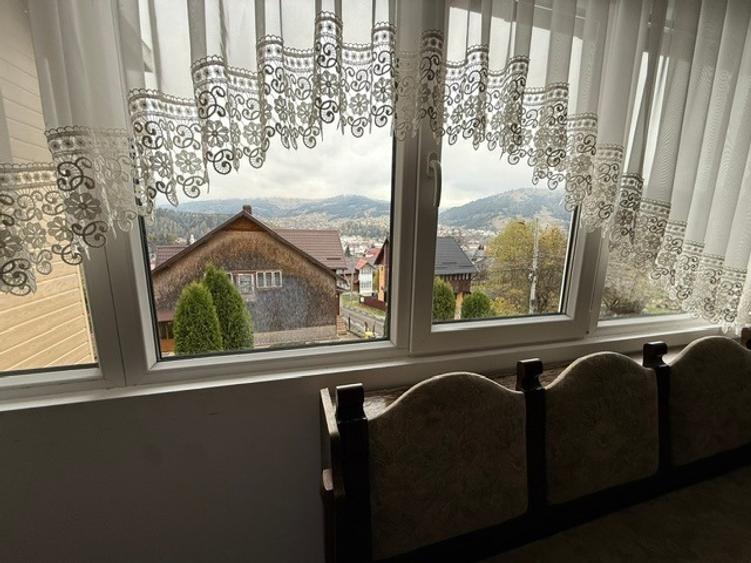 Casă individuală cu 5 camere cu Teren 1000 Mp în Central