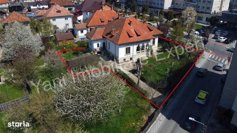 Casă cu 4 camere în Central