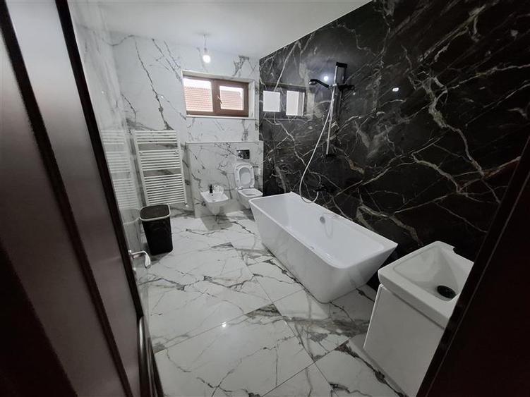 Casă cu 4 camere cu Canalizare în Popas Păcurari