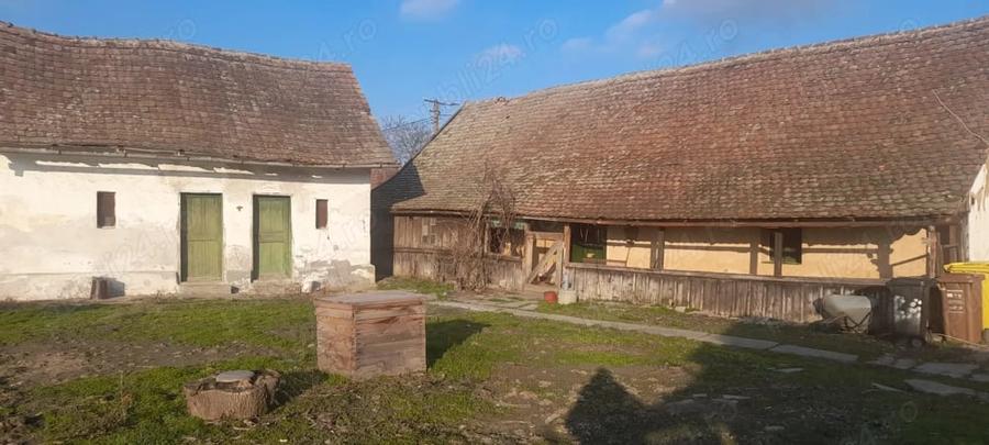 Casă cu 2 camere cu Teren 3680 Mp în Central