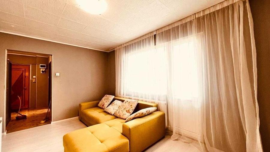 Apartament cu 3 camere semidecomandat, mobilat în Brâncoveanu