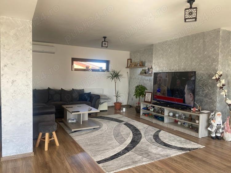 Casă cu 4 camere cu Teren 1200 Mp în Țintea