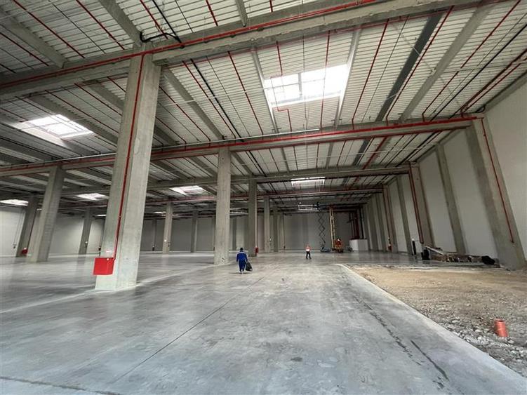 Spațiu industrial, de 4,000 mp, în Ștefăneștii de Jos