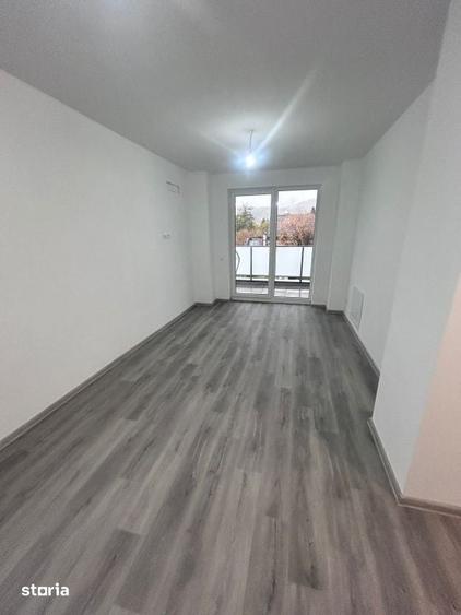 Apartament cu 3 camere în Săsar
