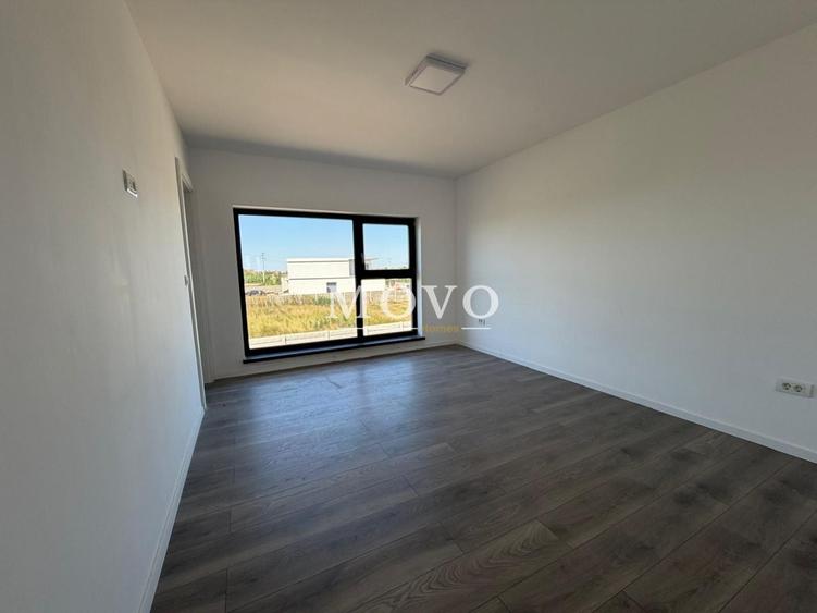 Duplex cu 4 camere cu Teren 250 Mp în Săcălaz