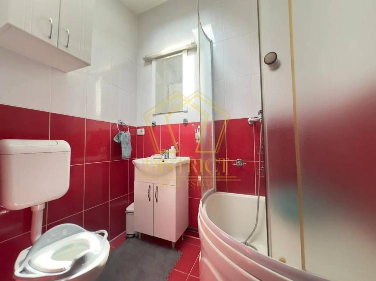 Casă individuală cu 18 camere cu Canalizare în Șagului