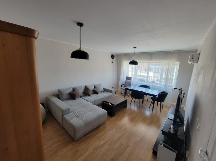 Apartament cu 3 camere decomandat, mobilat în Canta