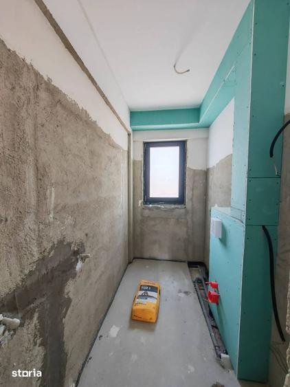 Apartament cu 3 camere semidecomandat în Băneasa