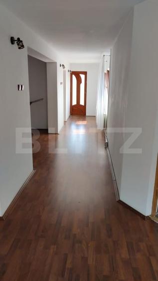 Casă individuală cu 4 camere cu Canalizare în Exterior Vest