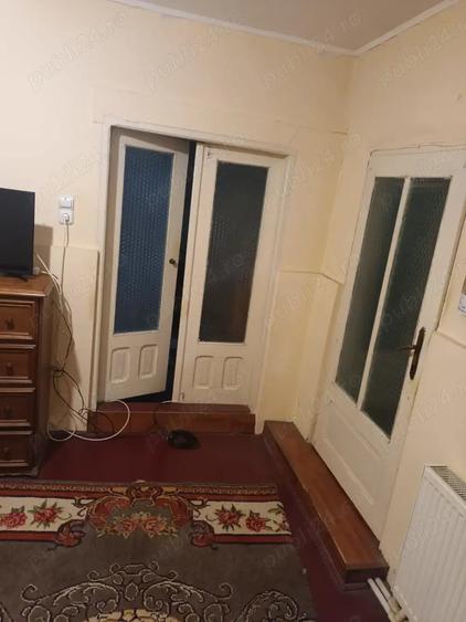 Casă cu 4 camere în Barieră