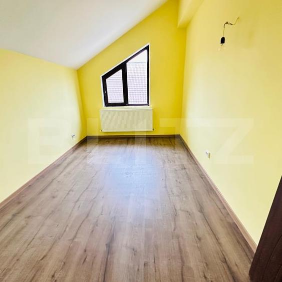Casă individuală cu 5 camere cu Canalizare în Bucium