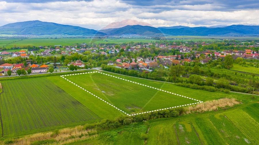 Teren agricol extravilan de 10000 mp, în Prejmer