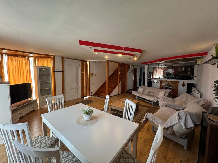 De inchiriat Vila cu piscina (vedere la mare) - 7