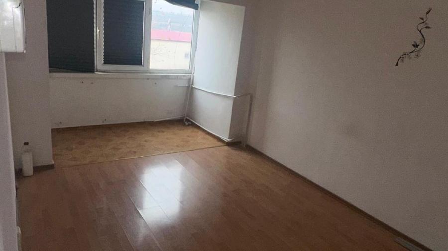 Cernavoda - str. 9 mai, Apartament cu 3 camere - 69 mp - etaj 3 - 2