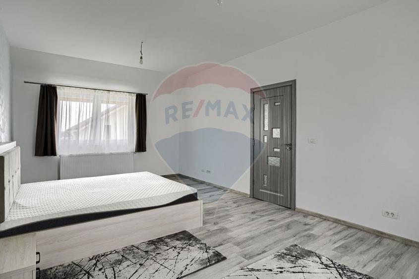 Casă de închiriat în cartierul Athena, zona 6 Vânători - 14