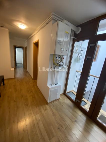 Universitate, Vila, apart 5 camere 125 mp