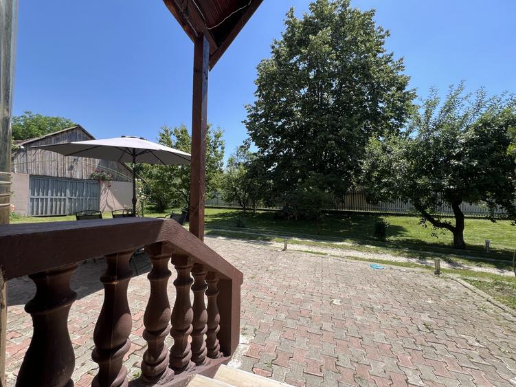 Casă individuală cu 10 camere cu Teren 5164 Mp în Malu cu Flori