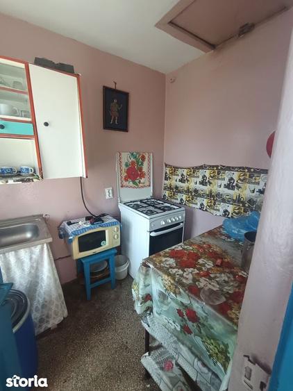 Vanzare casa batraneasca si teren in Targoviste - 7