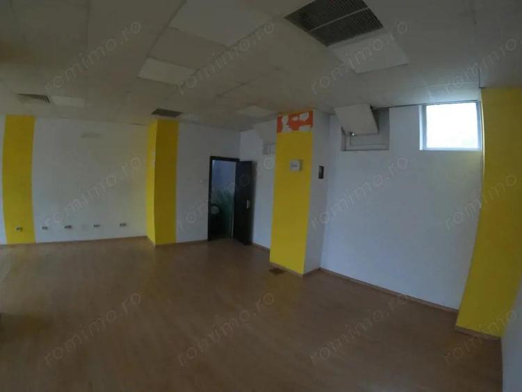 Spa?iu Comercial de Inchiriat 70 mp, Fa?ada din Sticla, Zona Centrala! - 10