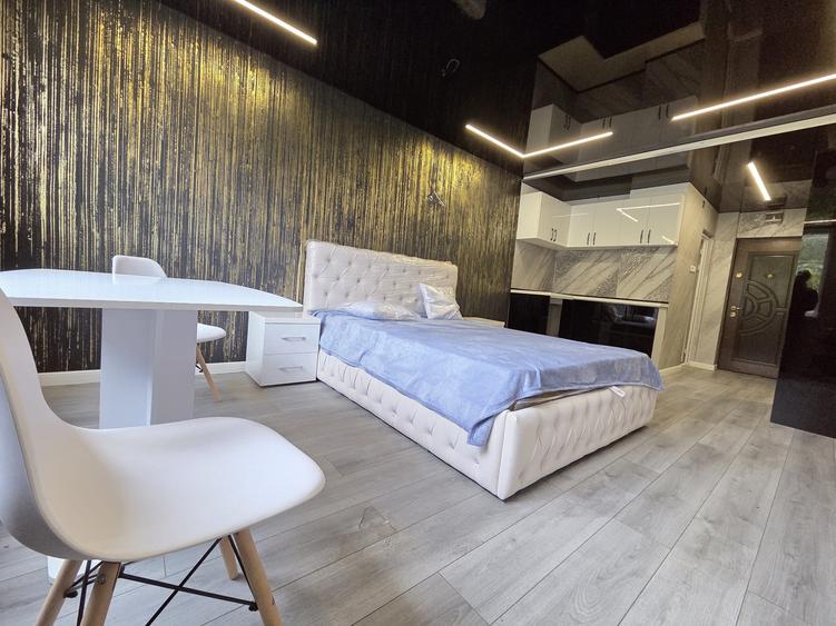 Garsoniera, Tiglina 1, A-uri, etaj 1, pretabila birou, mobilata, libera ! - 2