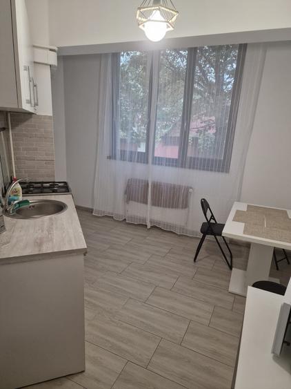 De Inchiriat Apartament 3 camere decomandat G.Enescu cu loc de parcare - 3