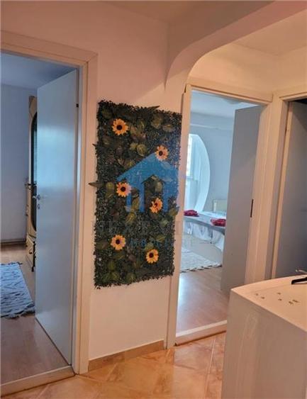 Apartament cu 3 camere decomandat în Plopilor