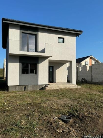 DE VANZARE | CASA 4 CAMERE | LUMINA - 1