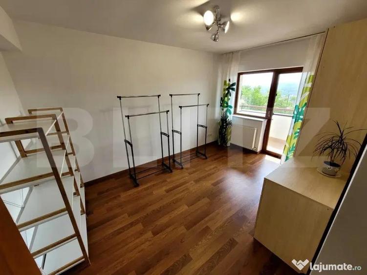 Casa indiaviduala cu 4 camere, 300 mp, curte 1000 mp, gara - 4