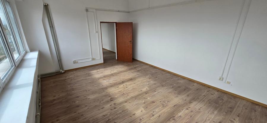 Spatiu de birouri, cabinete medicale, clinici, etc. - 24